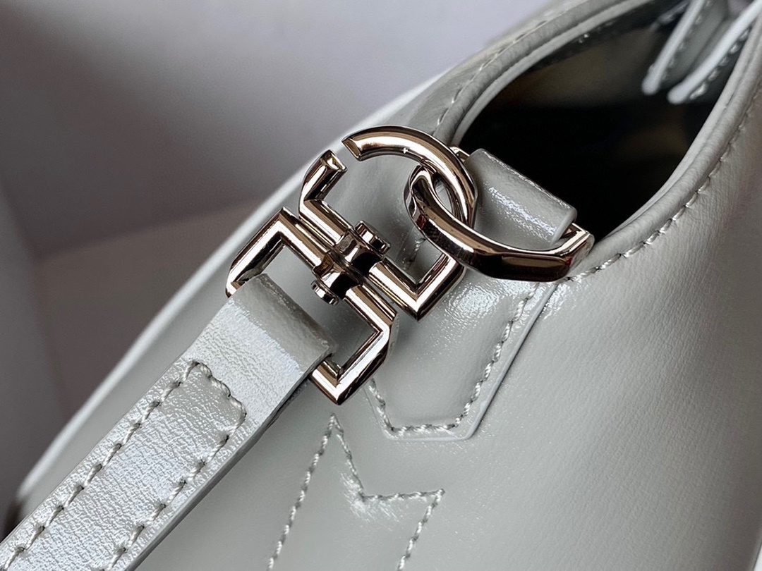 Givenchy Antigona Lock Soft