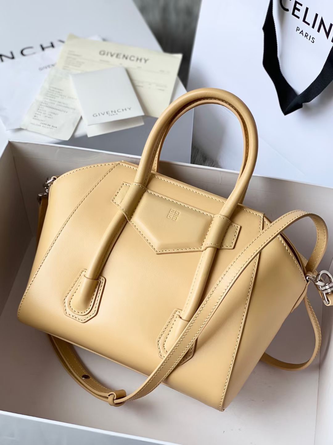 Givenchy Antigona Lock Soft