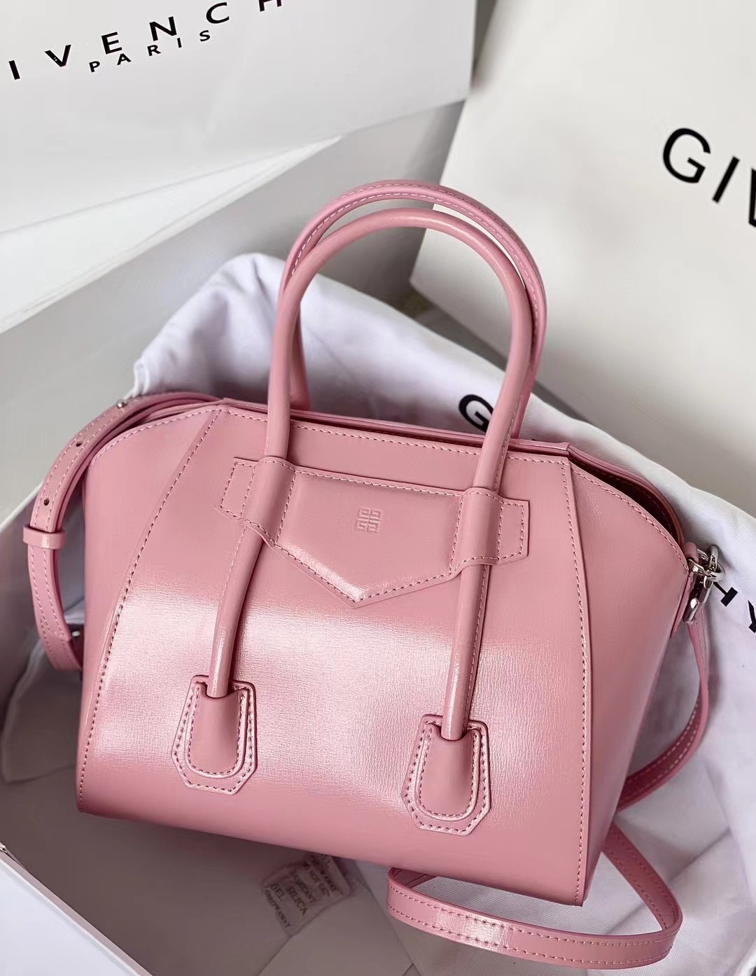 Givenchy Antigona Lock Soft
