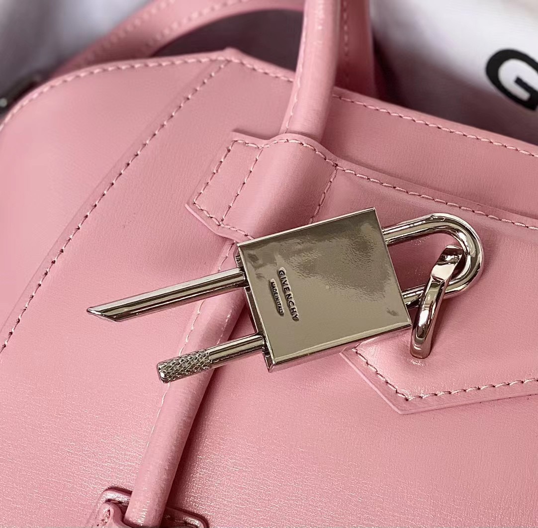 Givenchy Antigona Lock Soft