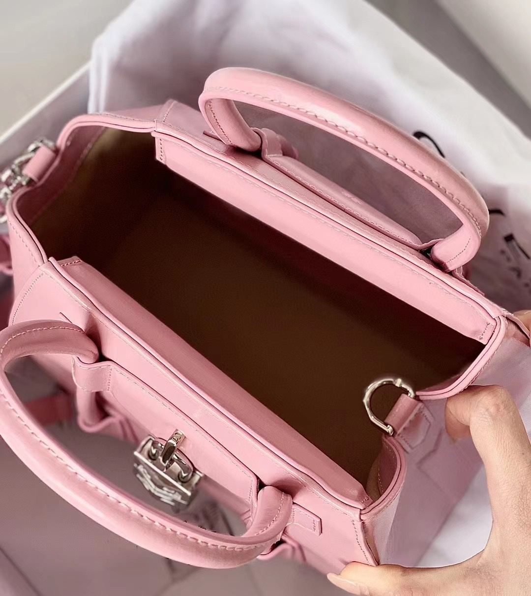Givenchy Antigona Lock Soft