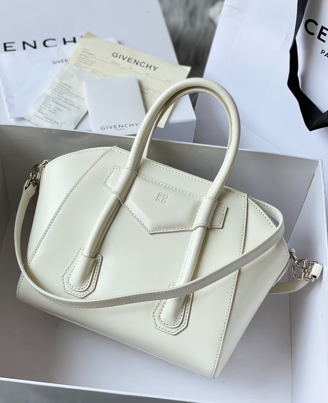 Givenchy Antigona Lock Soft