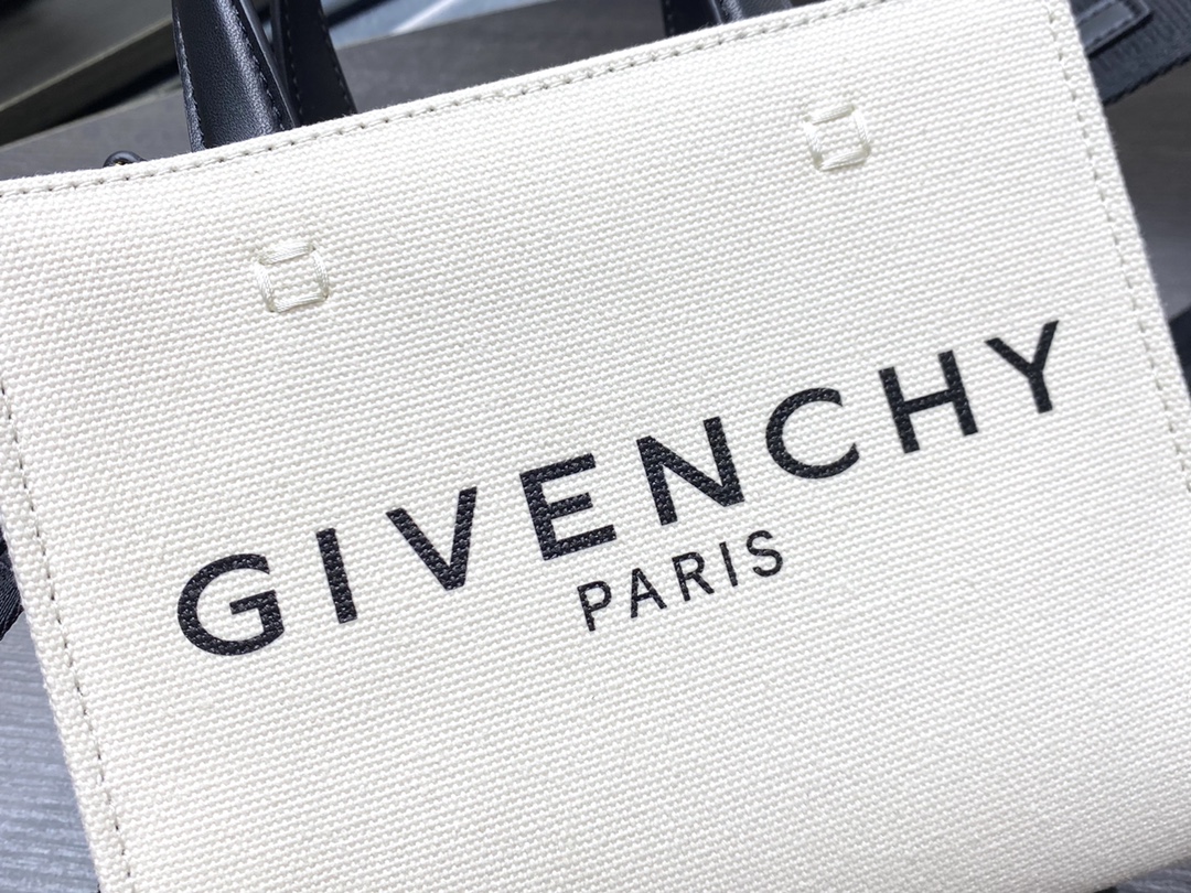 Givenchy Cabas G-tote Mini
