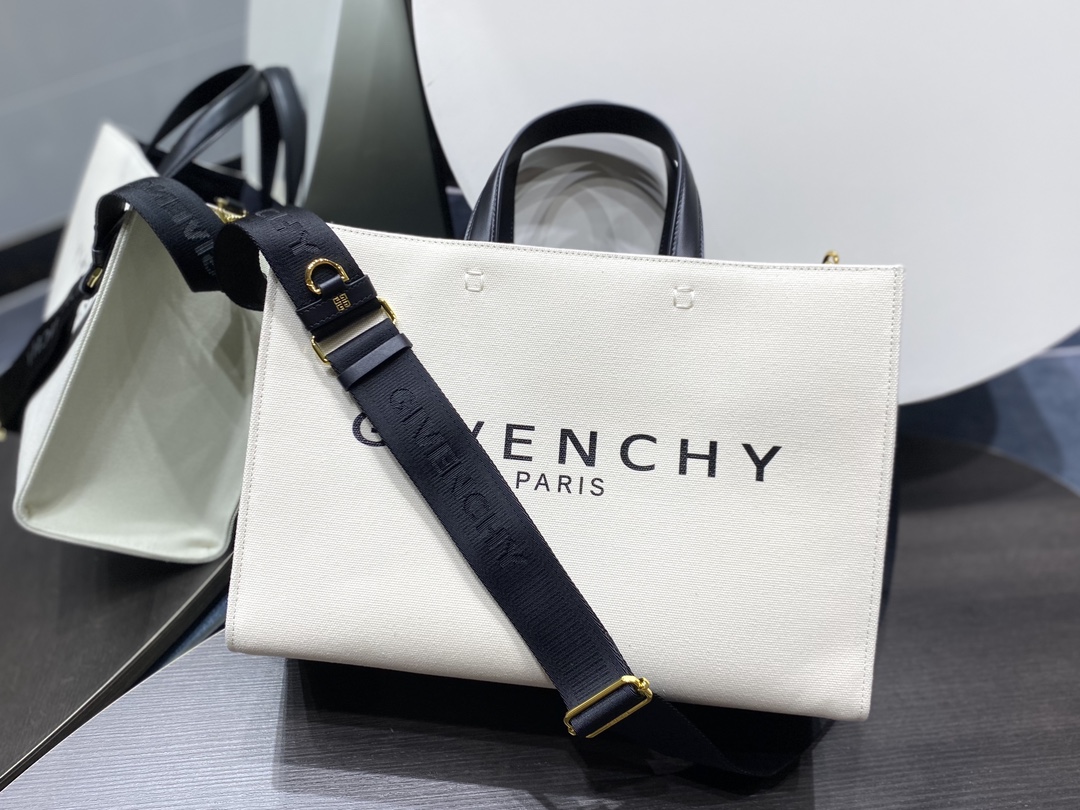 Givenchy Cabas G-tote Medium