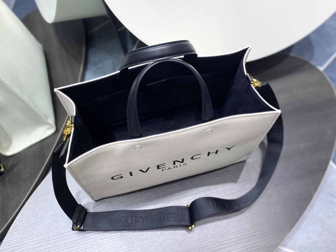 Givenchy Cabas G-tote Medium