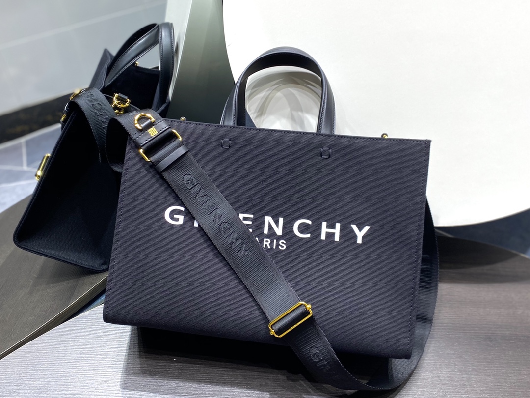 Givenchy Cabas G-tote Medium