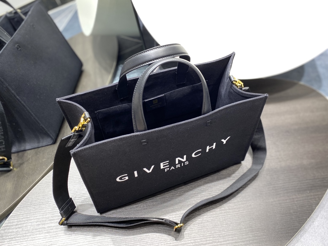 Givenchy Cabas G-tote Medium