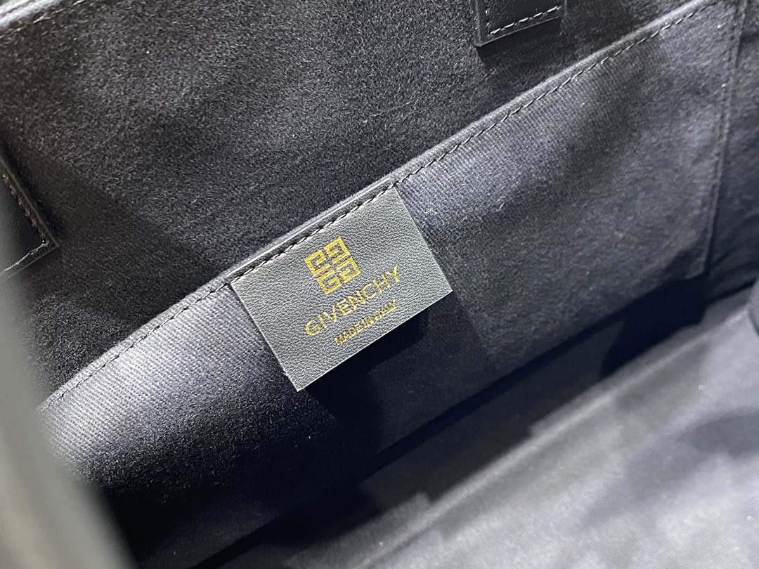 Givenchy Cabas G-tote Medium
