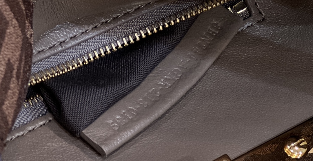 F**di peekaboo small handbag