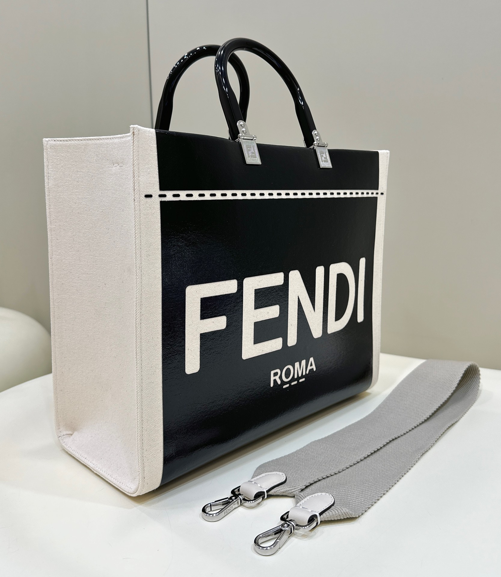 F**di medium sunshine shopper