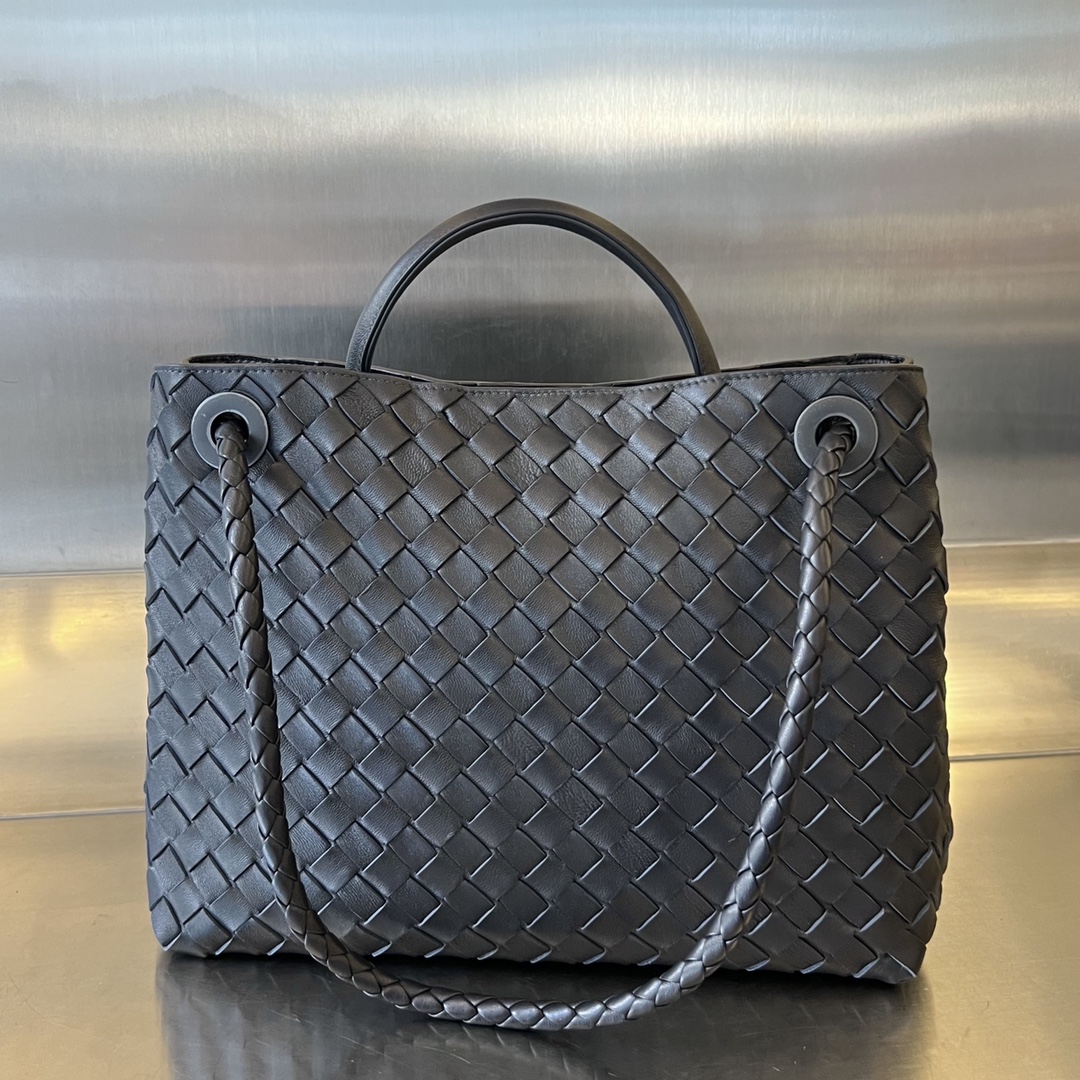 bo*te*ga Ve*ne*ta medium andiamo bag