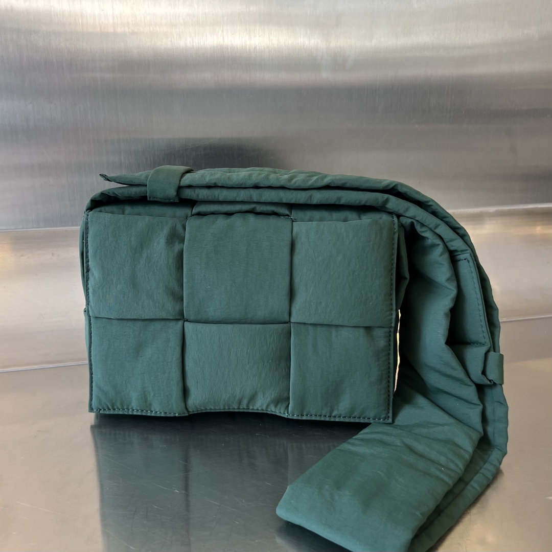 bottga Ve*ne*ta small bag