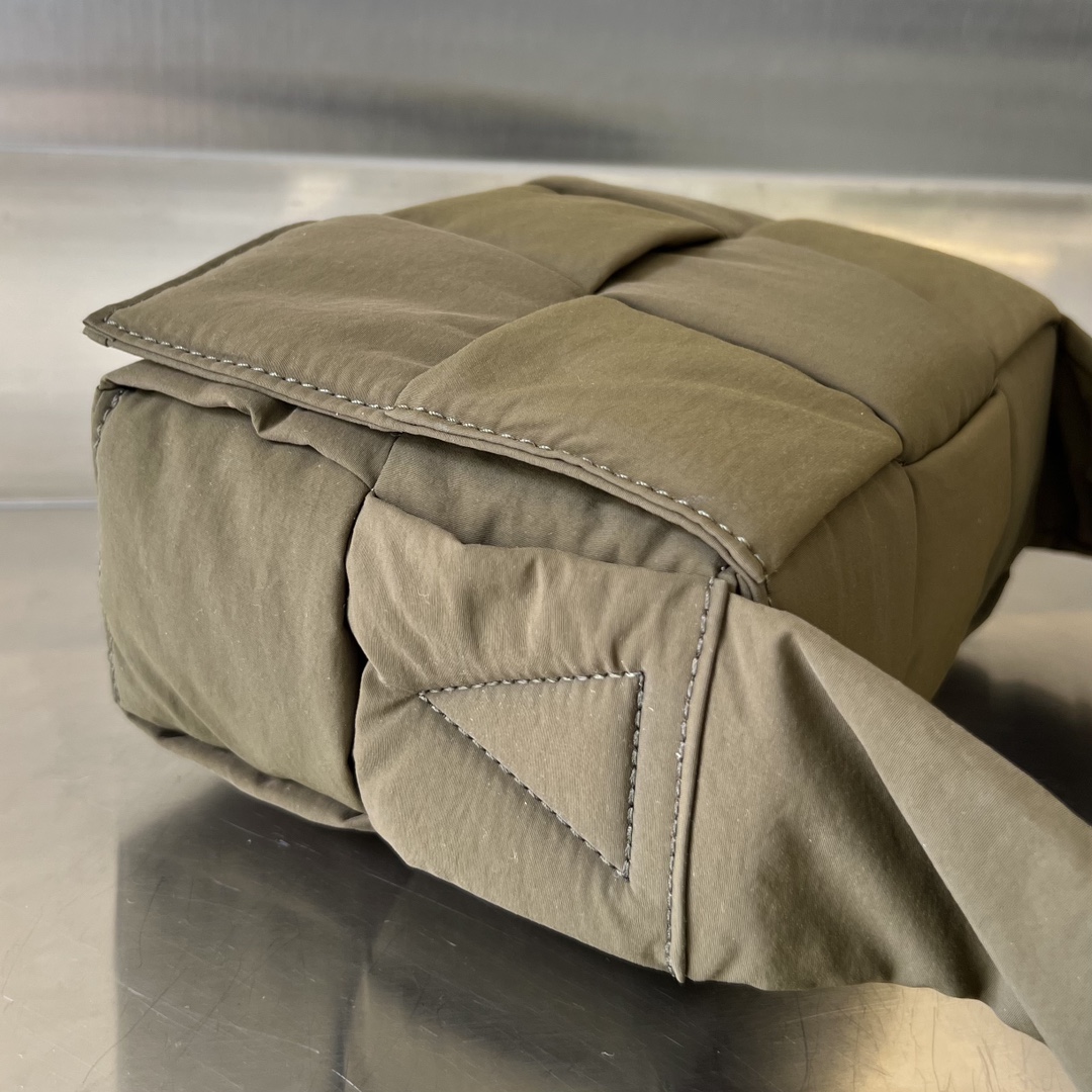 bottga Ve*ne*ta small bag