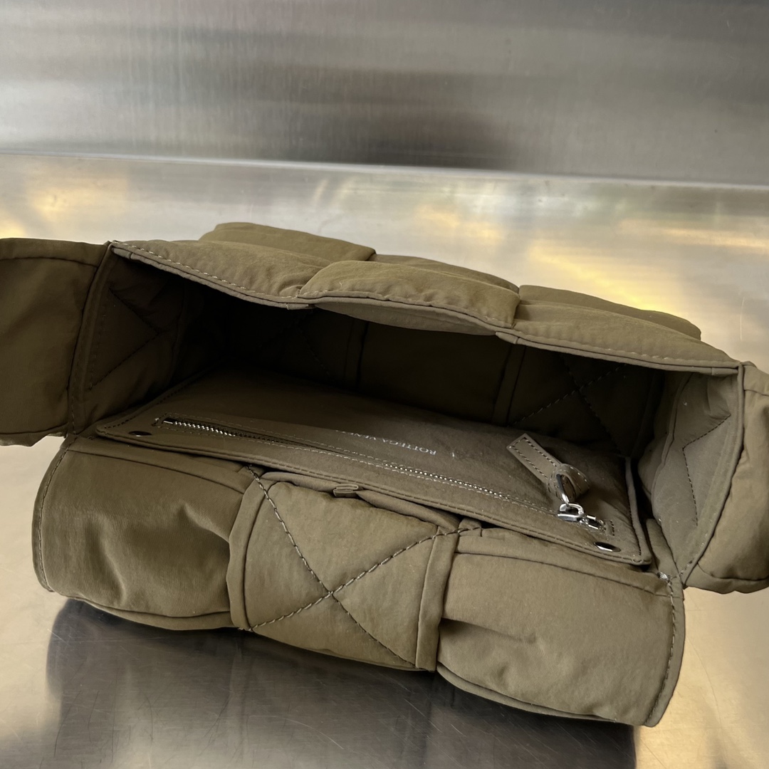 bottga Ve*ne*ta small bag