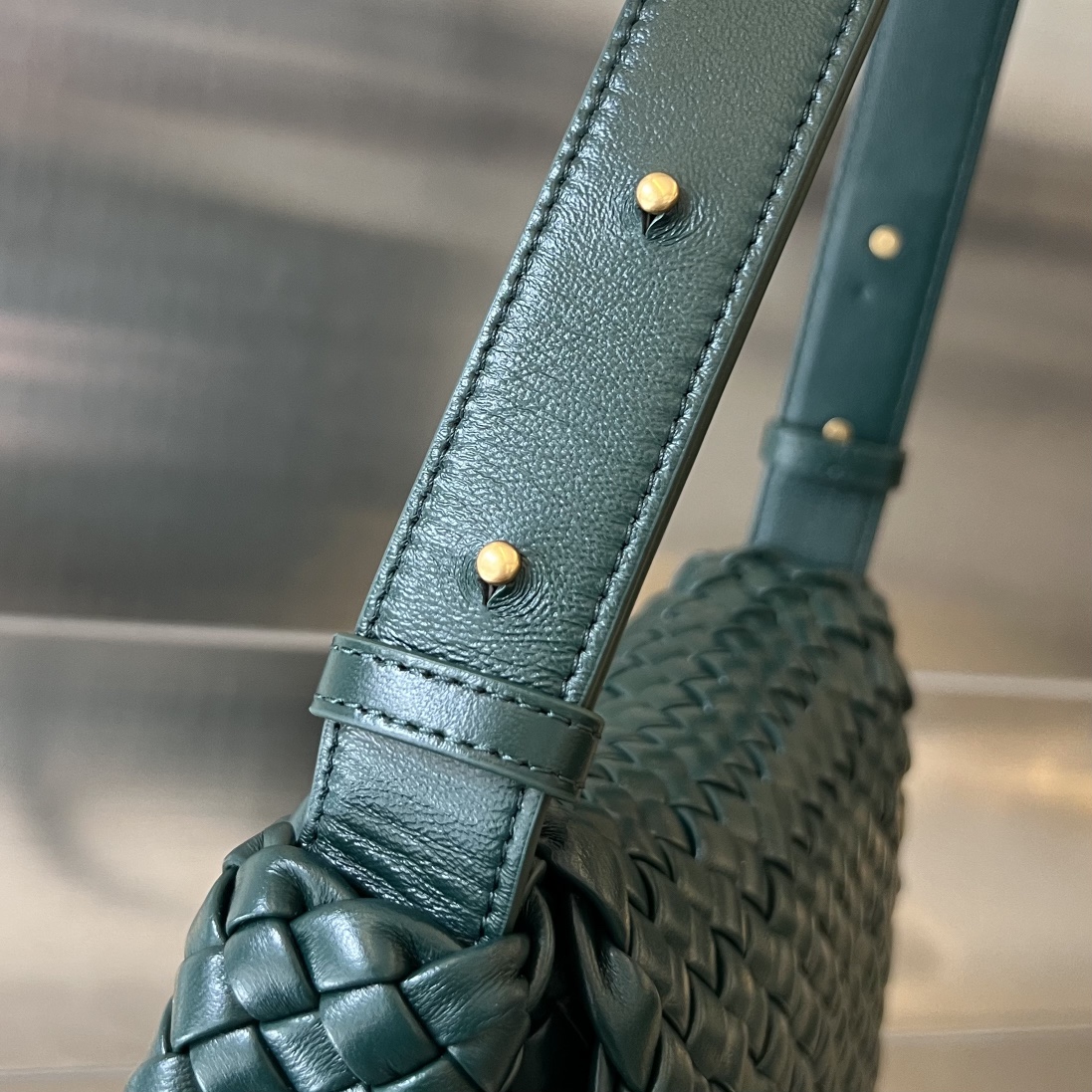 bo*te*ga Ve*ne*ta small cobble shoulder bag