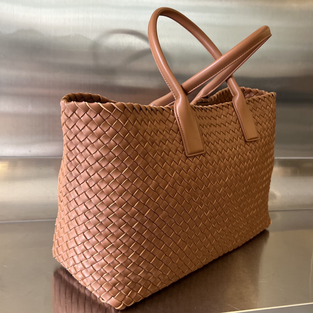 bo*te*ga Ve*ne*ta cabat large bag