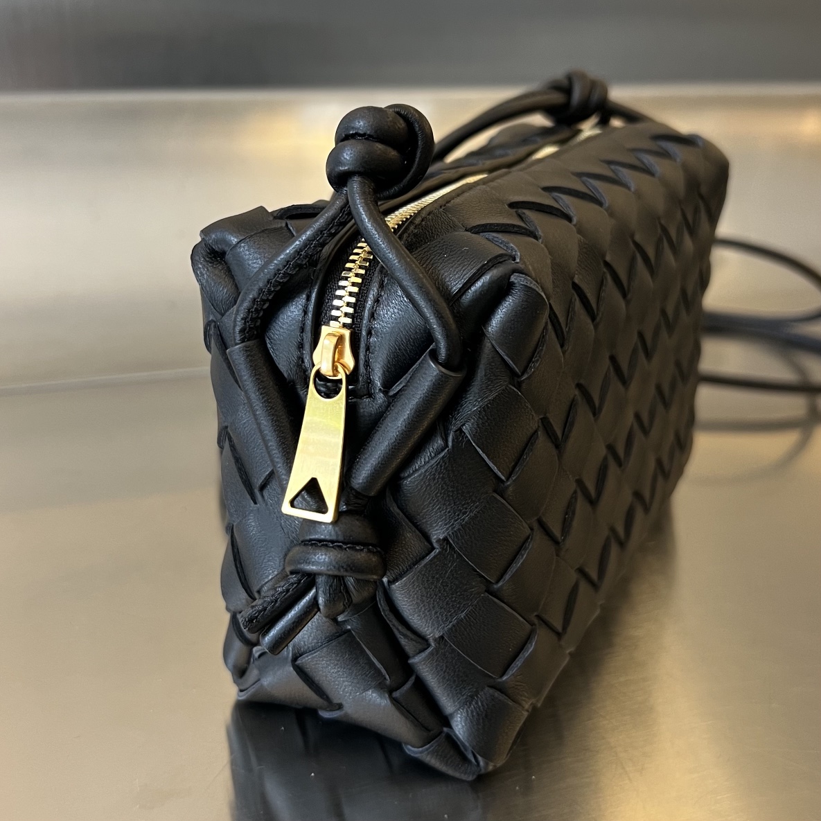 bo*te*ga Ve*ne*ta mini loop camera bag