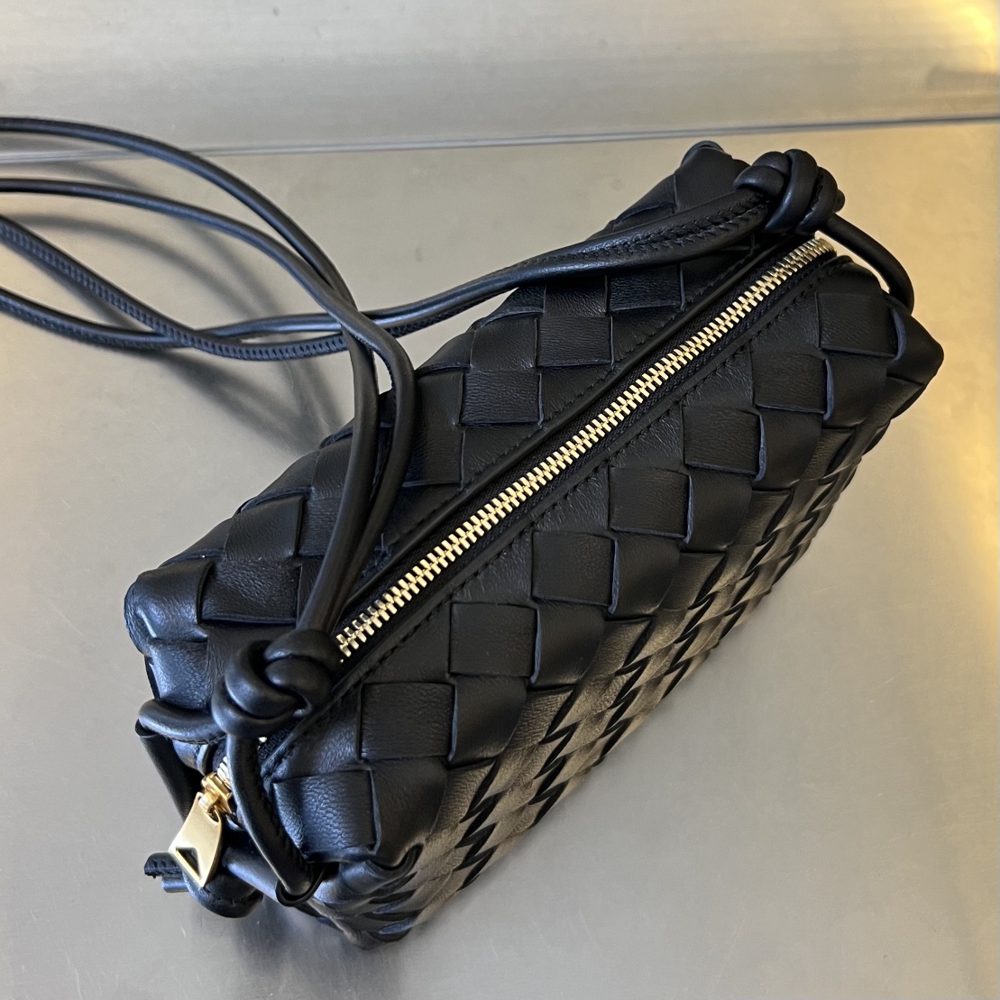 bo*te*ga Ve*ne*ta mini loop camera bag