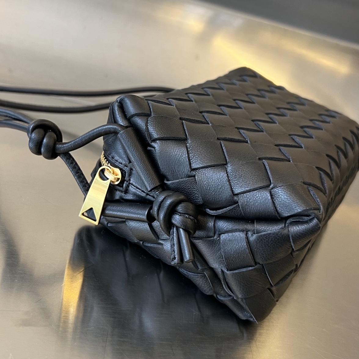 bo*te*ga Ve*ne*ta mini loop camera bag