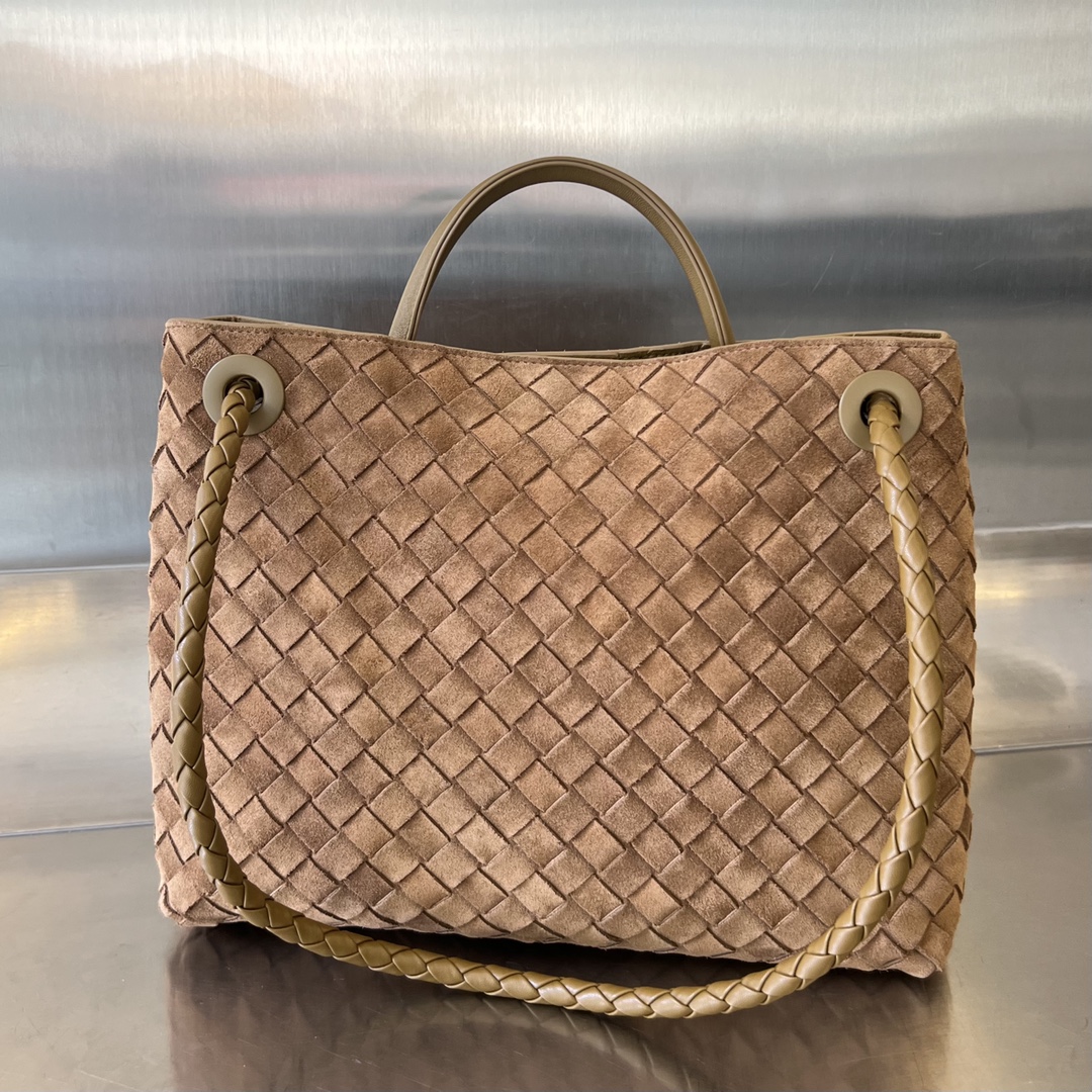 bo*te*ga Ve*ne*ta medium andiamo bag