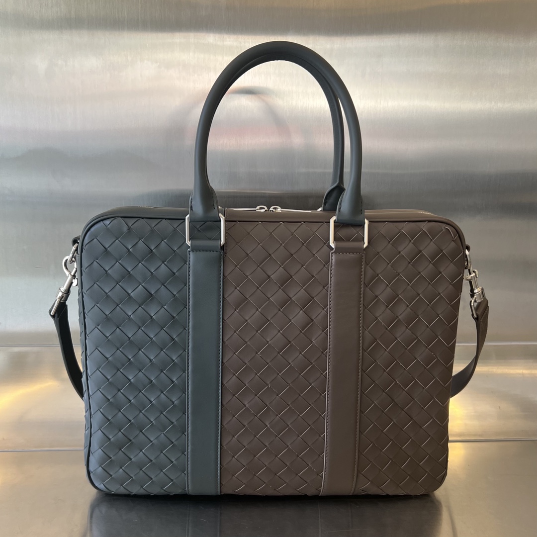 bo*te*ga Ve*ne*ta large intrecciato briefcase
