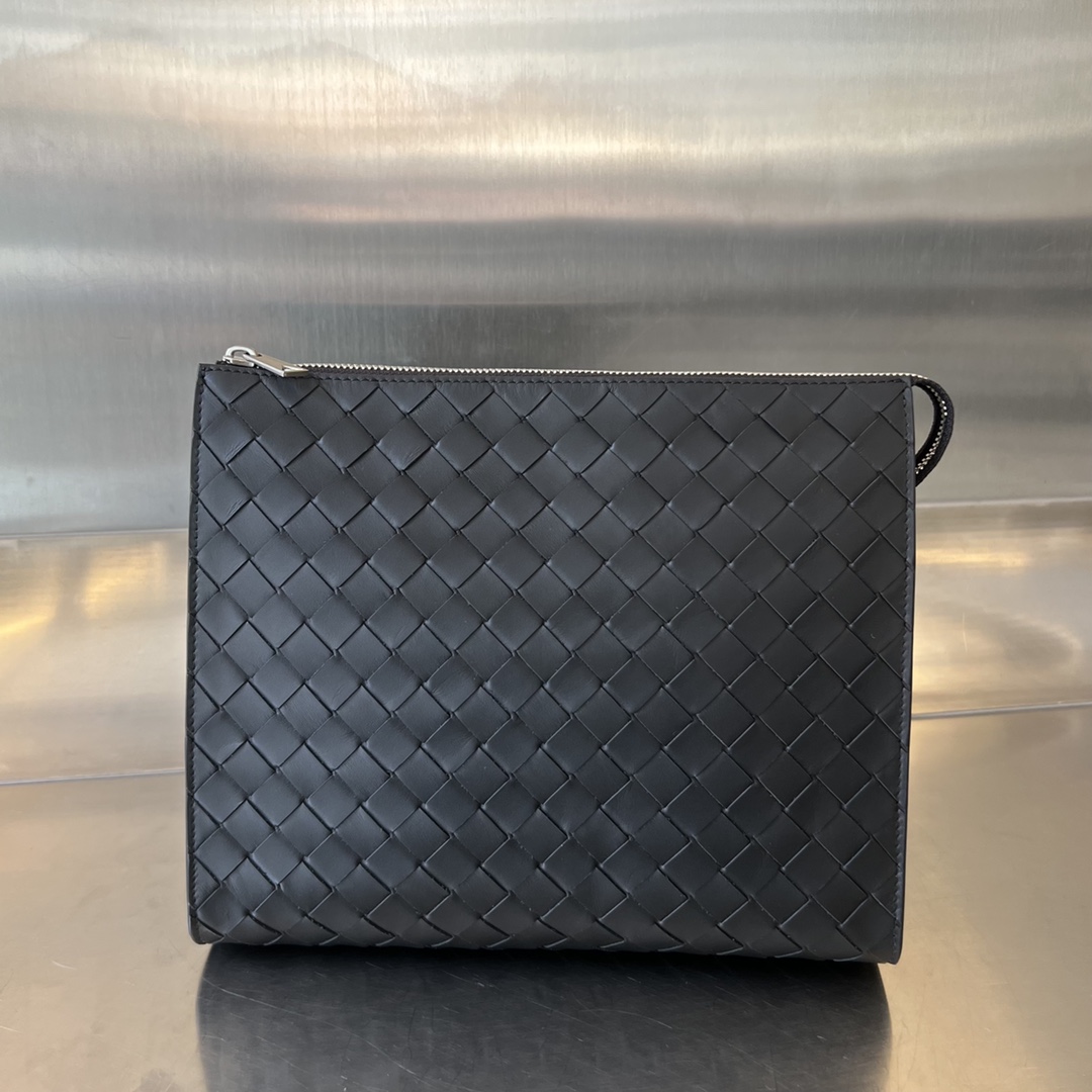 bo*te*ga Ve*ne*ta intrecciato standing pouch