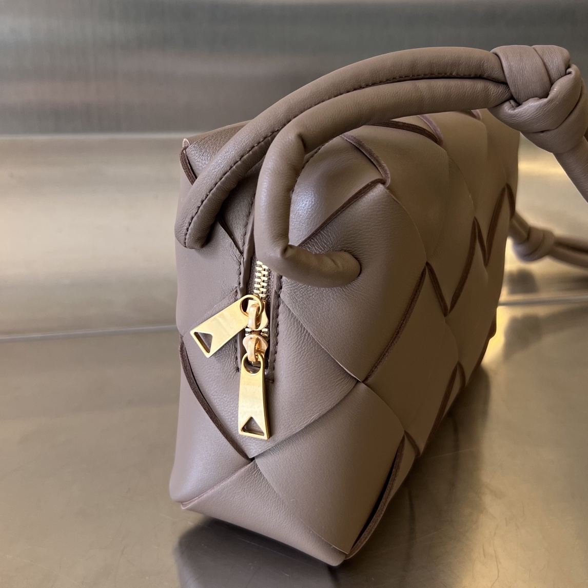 bo*te*ga Ve*ne*ta small cassette camera bag