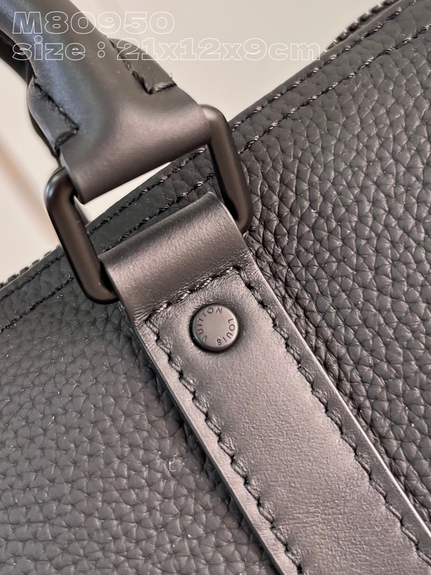 l**is V*t*n  keepall xs bag