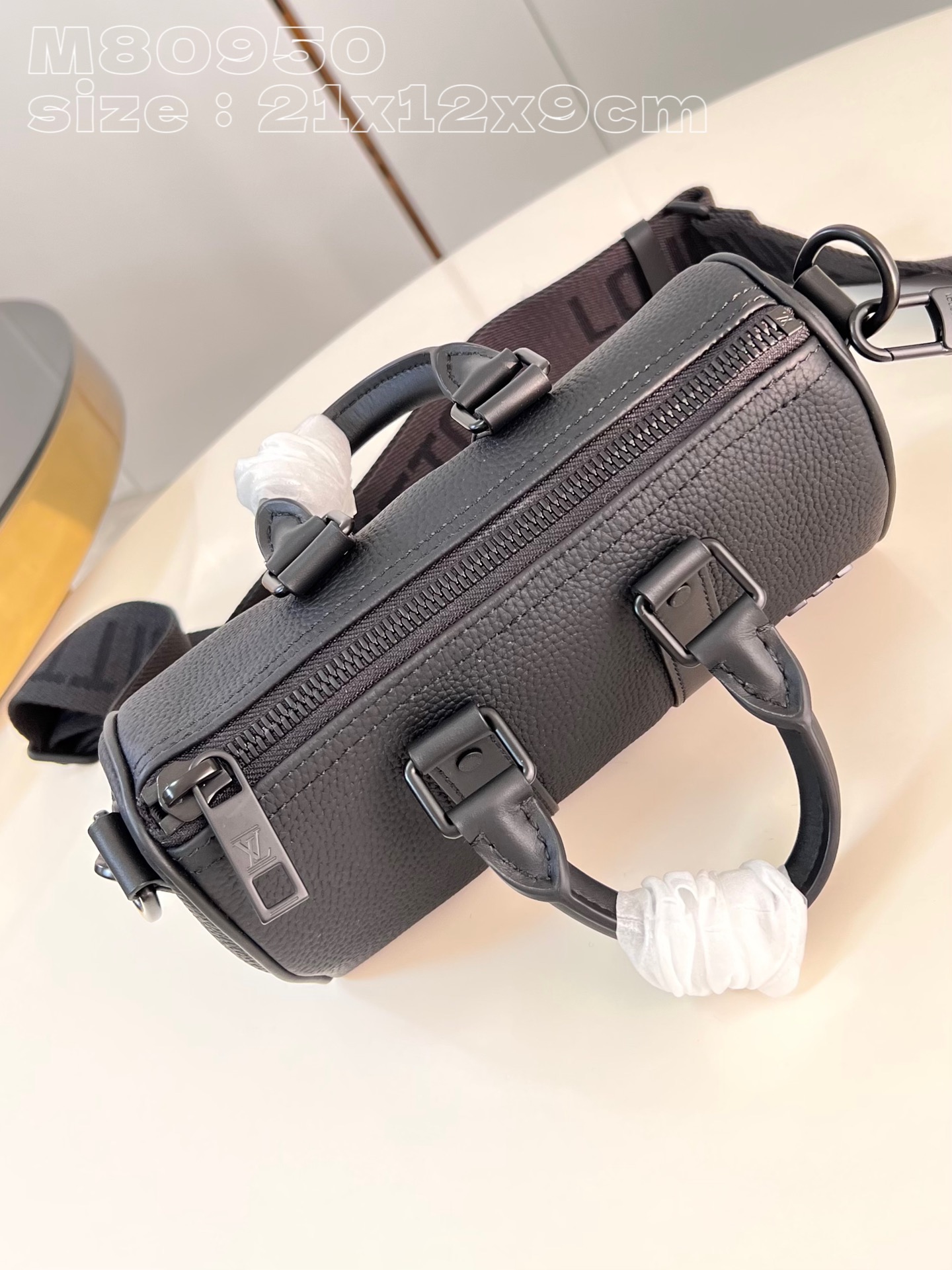 l**is V*t*n  keepall xs bag
