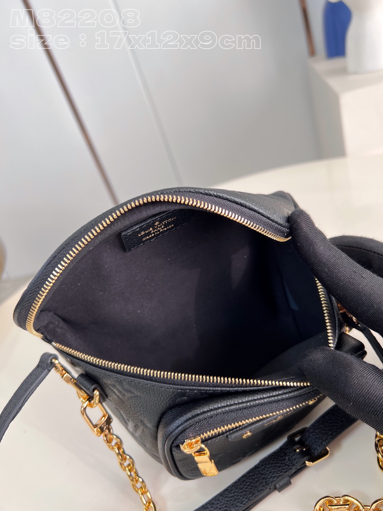 l**is V*t*n mini bumbag