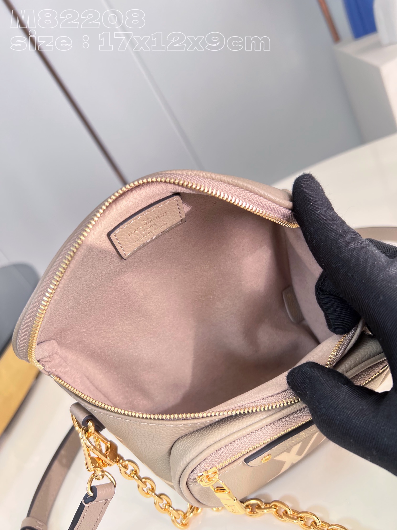 l**is V*t*n mini bumbag