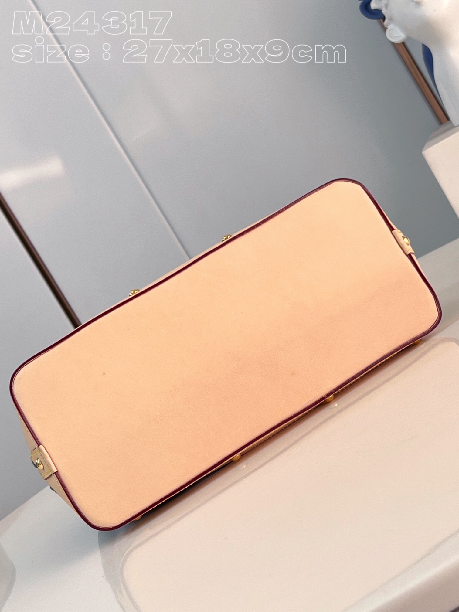 l**is V*t*n pochette cosmétique gm