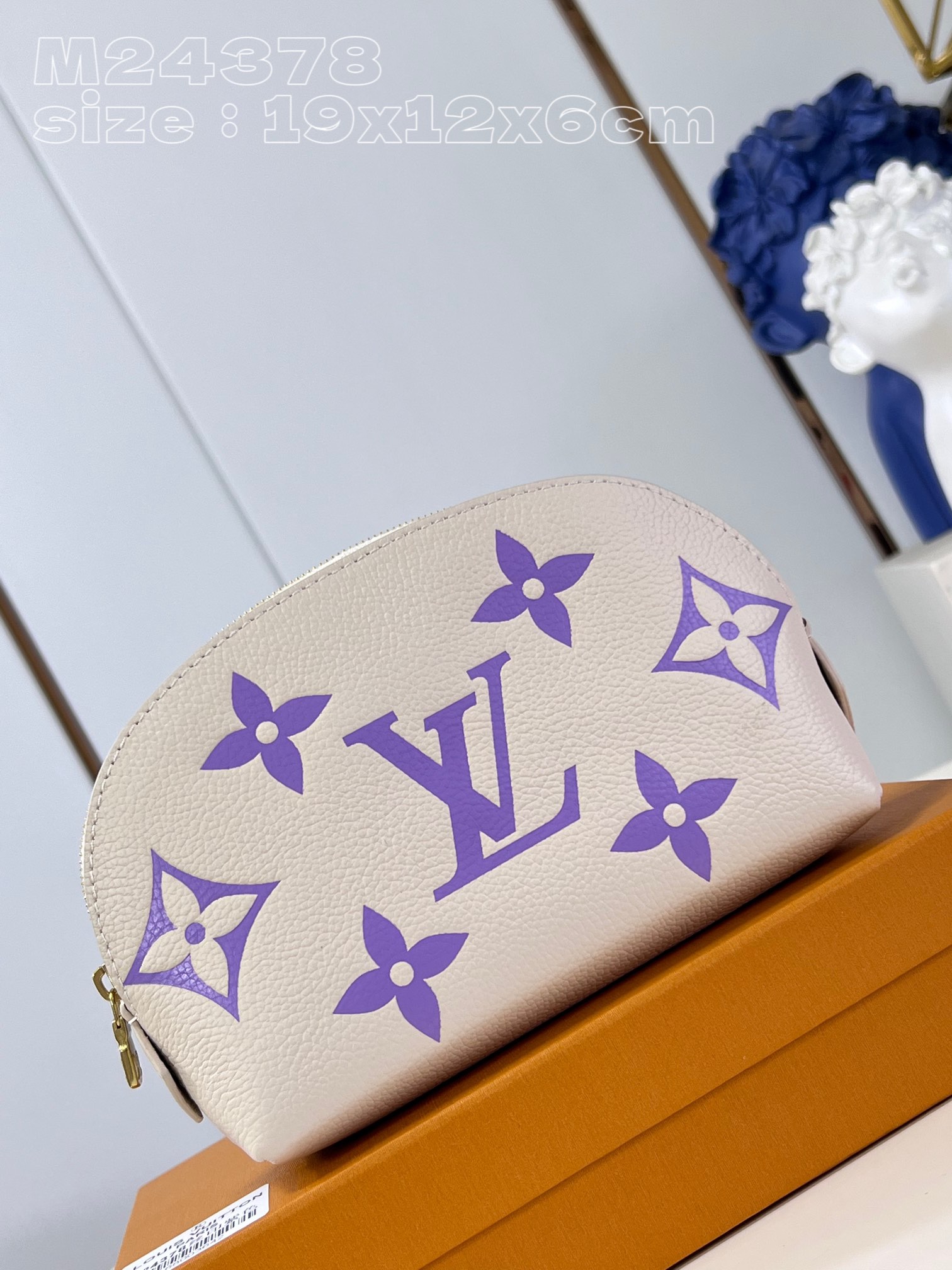 l**is V*t*n pochette cosmetique handbag