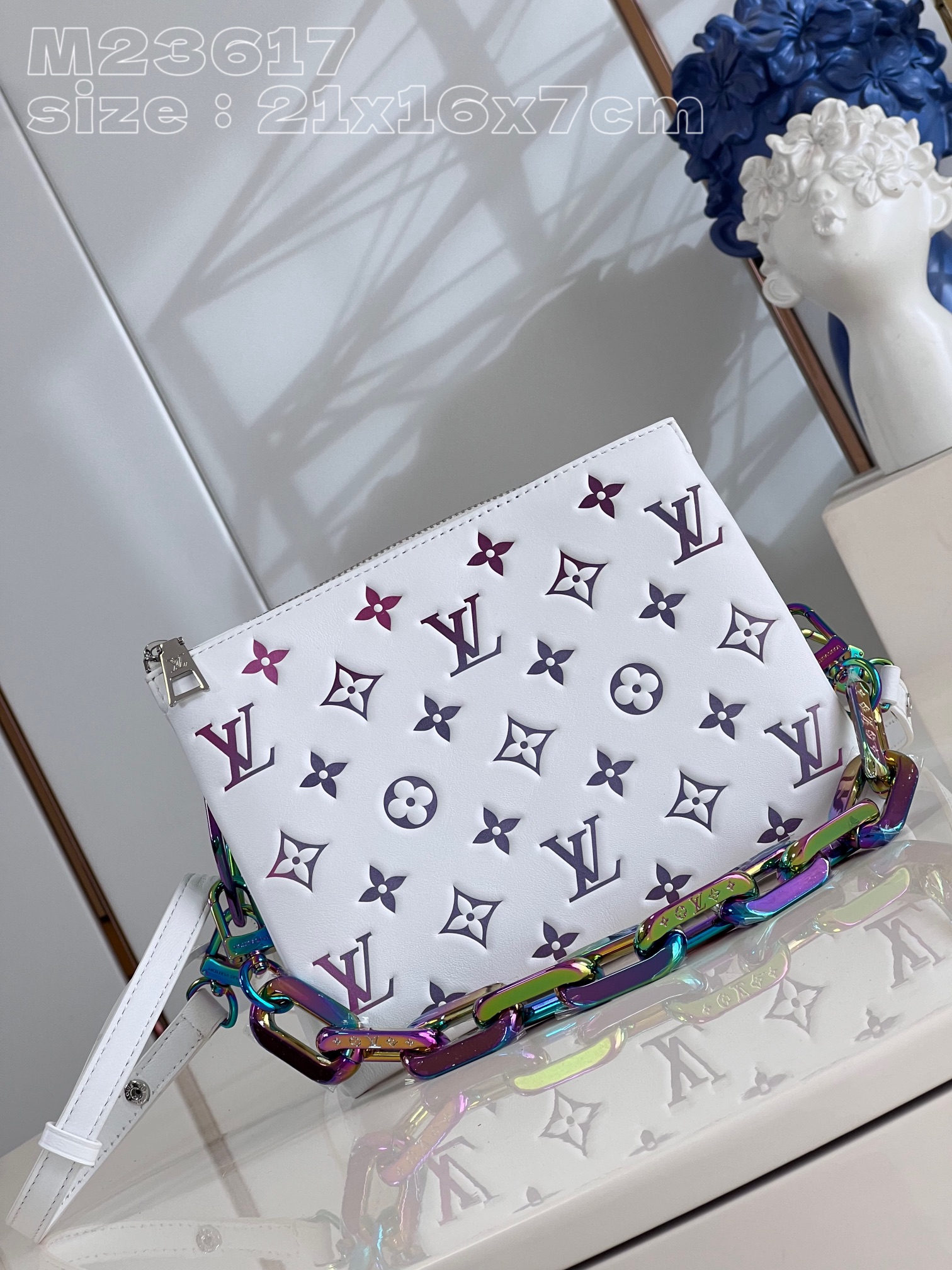 l**is V*t*n coussin bb
