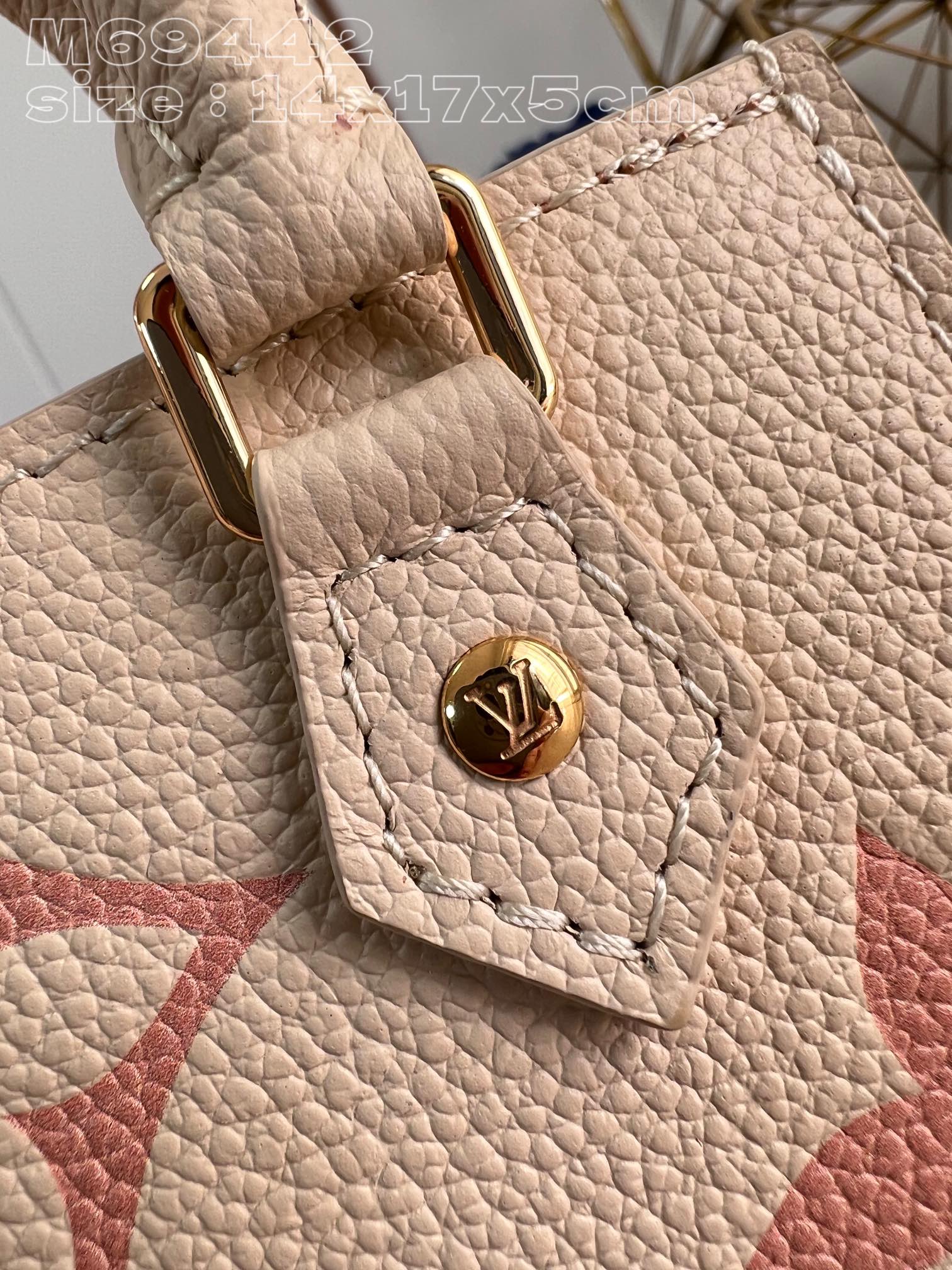l**is V*t*n petit sac plat handbag