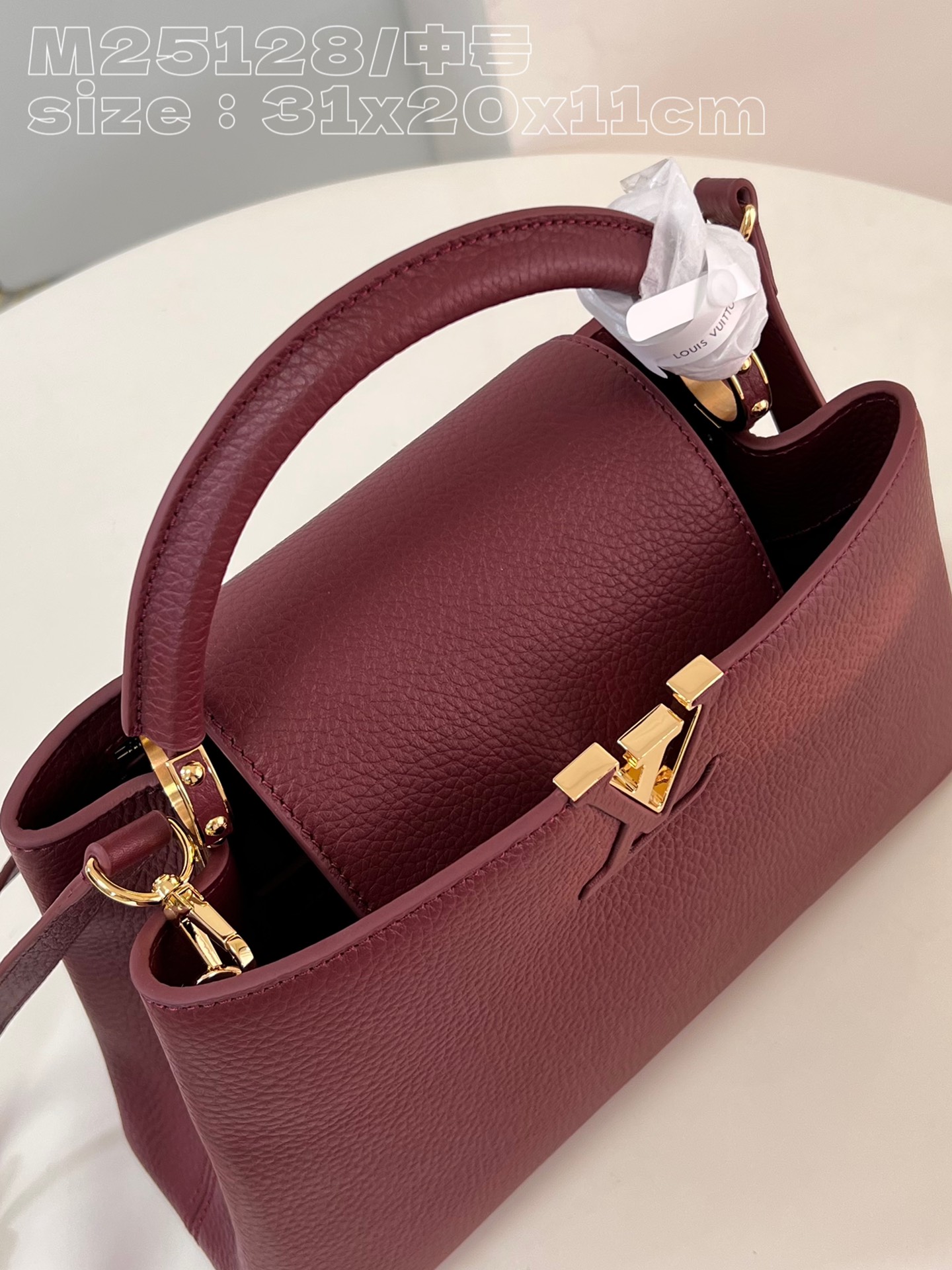 l**is V*t*n capucines medium handbag