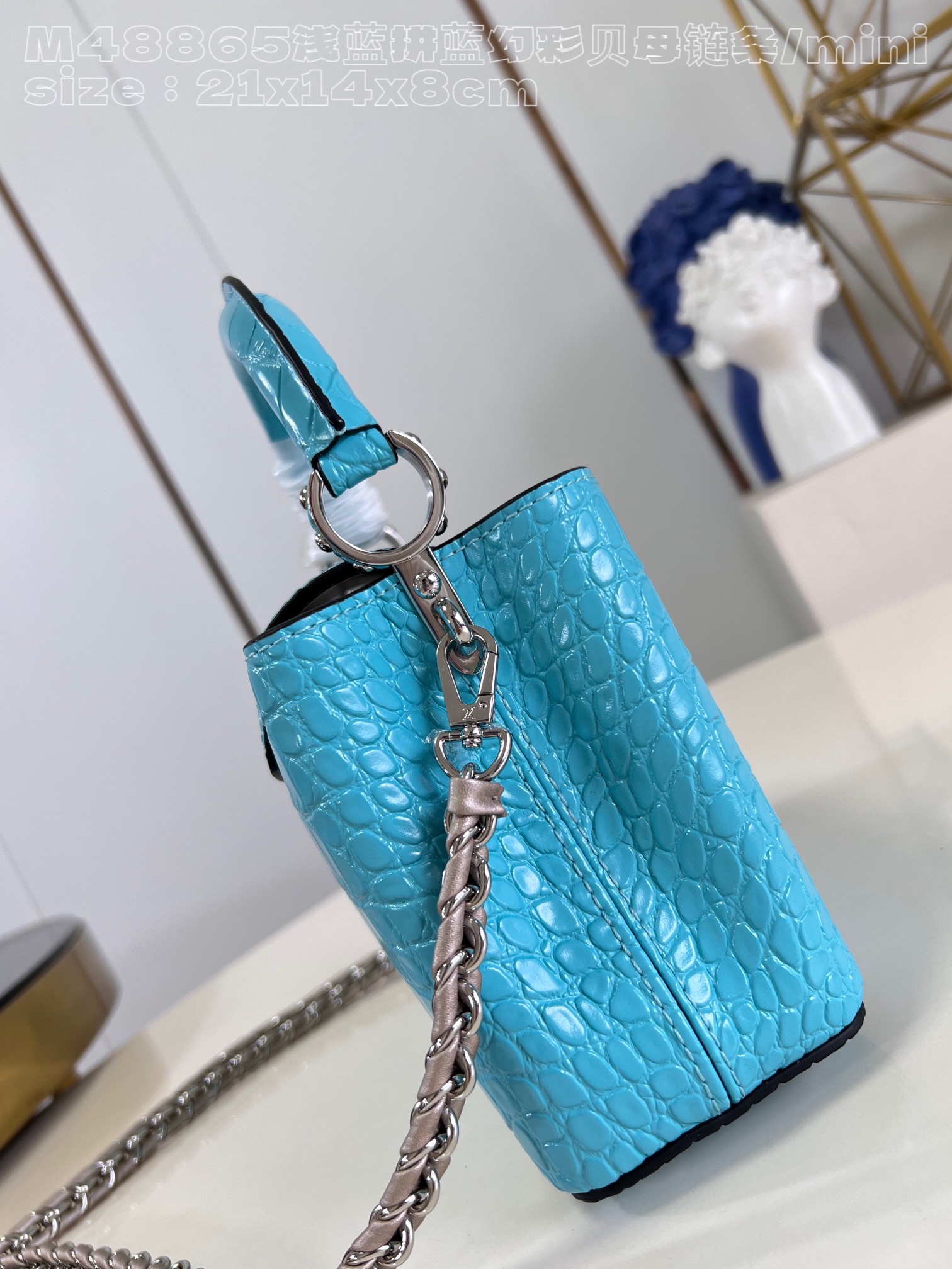 l**is V*t*n capucines mini