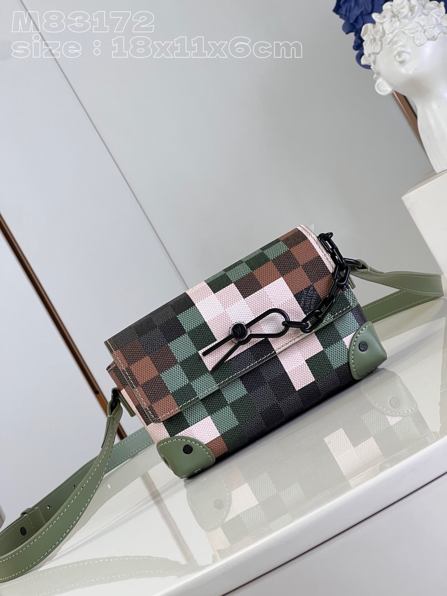 l**is V*t*n steamer wearable wallet