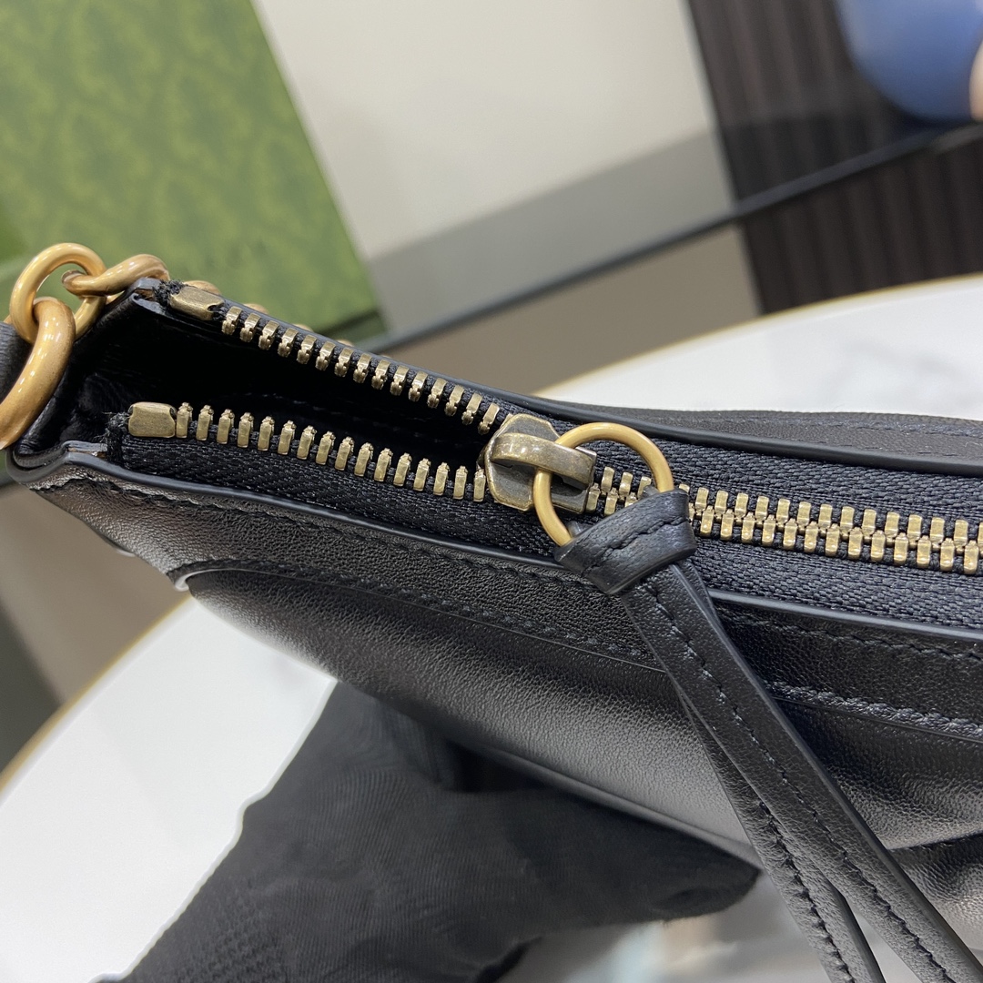 G*u*i gg marmont small shoulder bag
