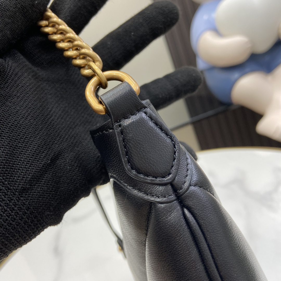 G*u*i gg marmont small shoulder bag
