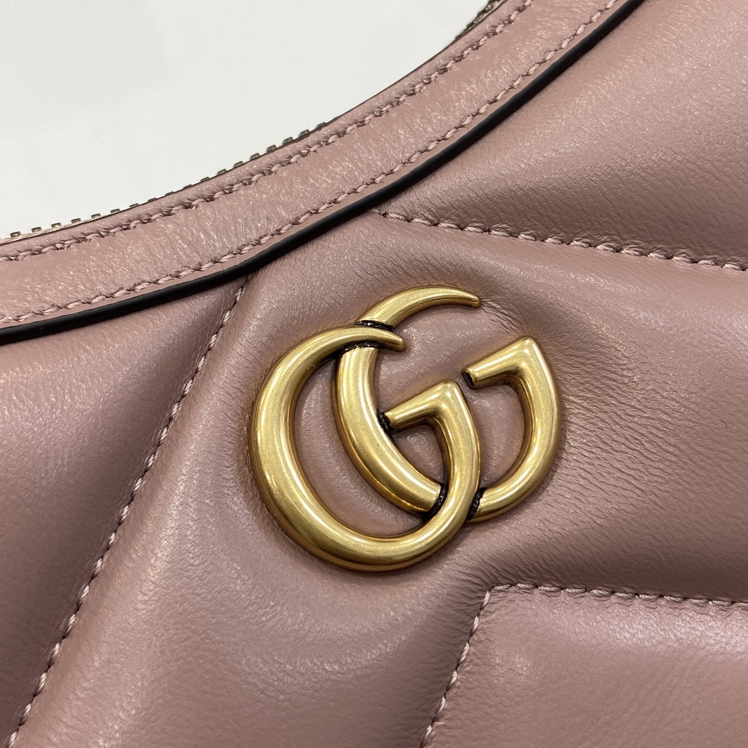 G*u*i gg marmont small shoulder bag