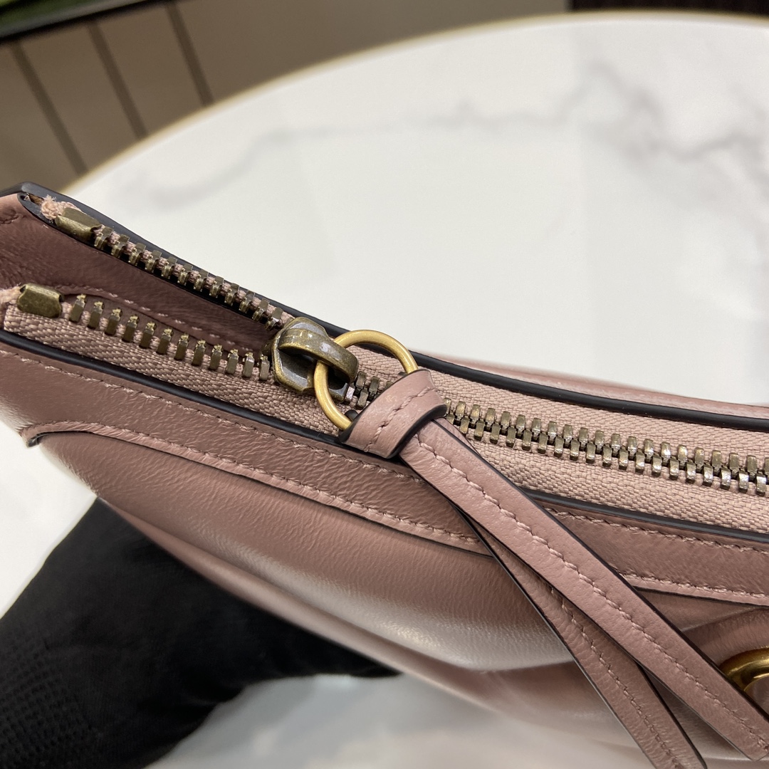 G*u*i gg marmont small shoulder bag