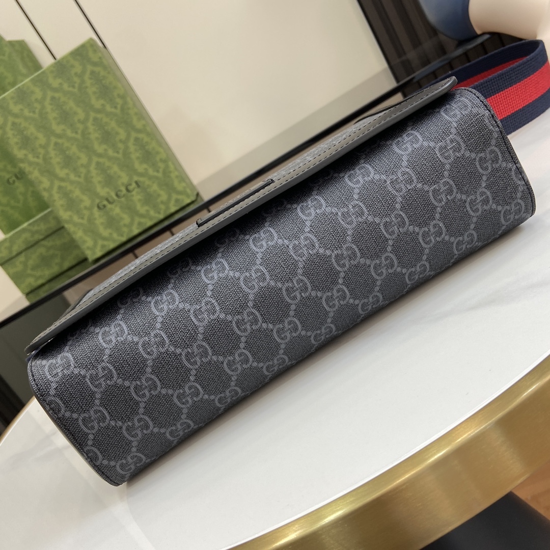 G*u*i gg crossbody bag