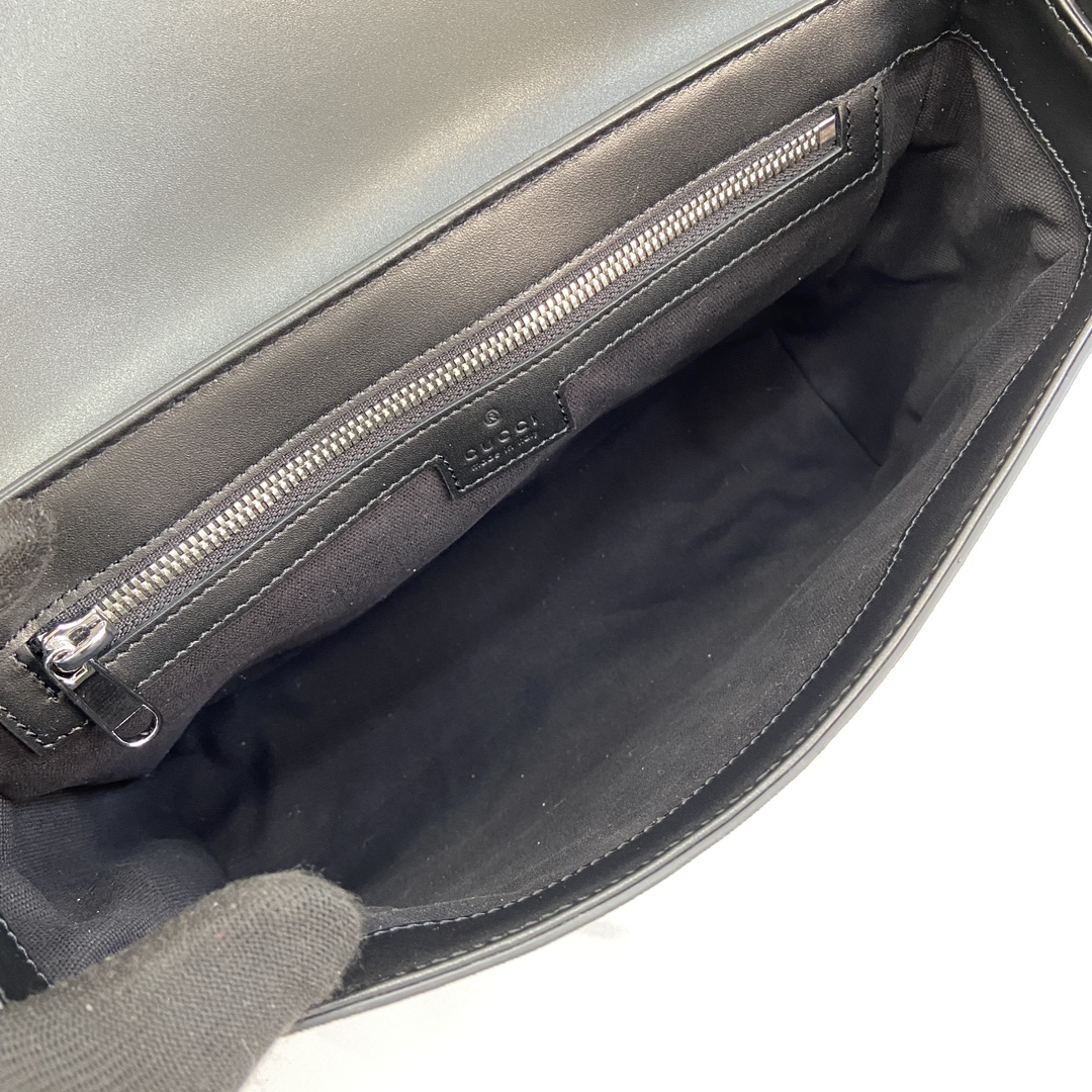G*u*i gg crossbody bag