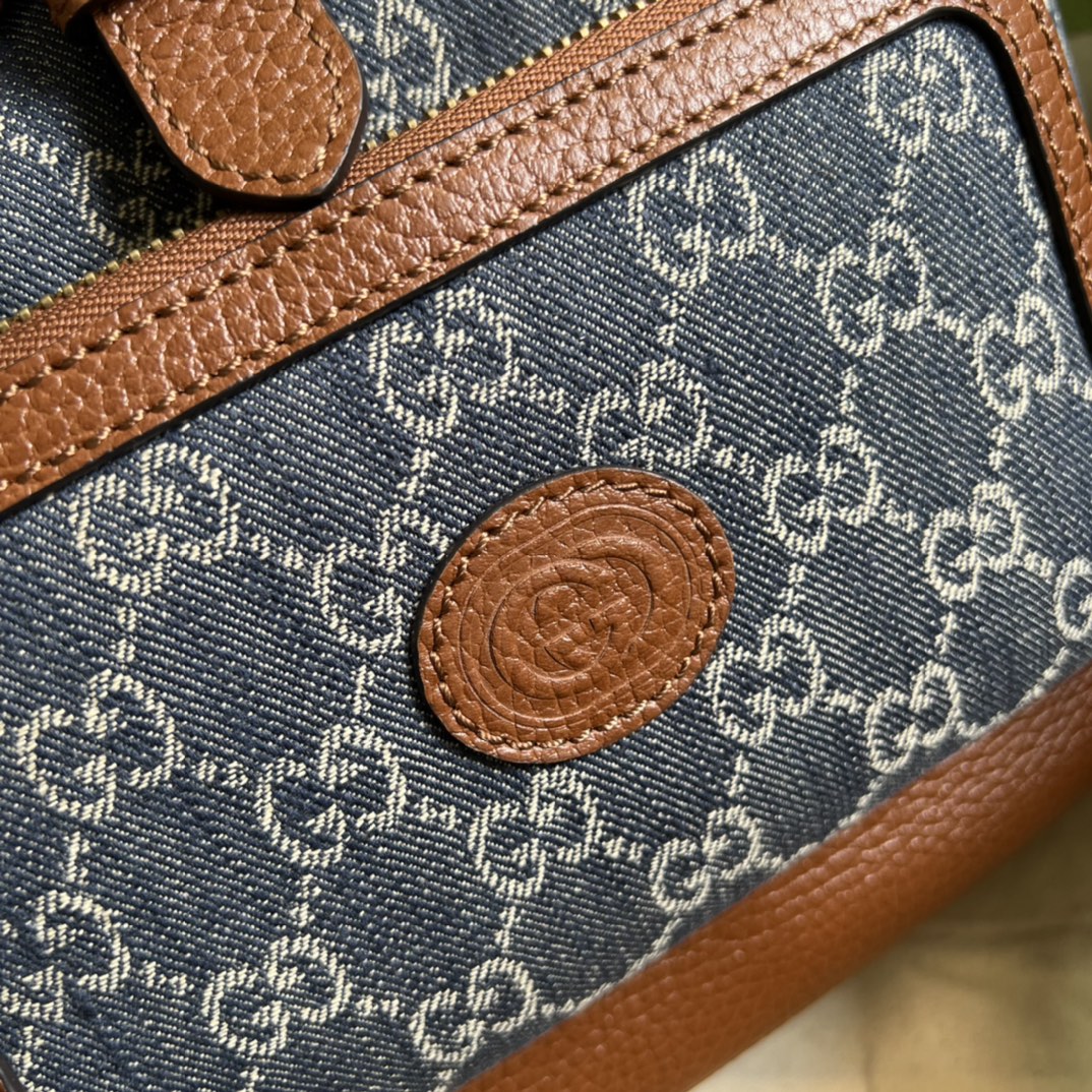 G*u*i backpack with interlocking g