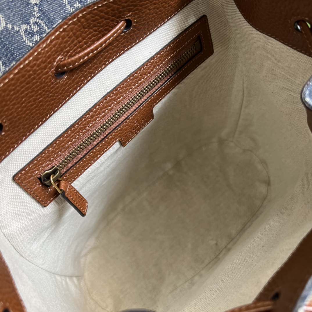 G*u*i backpack with interlocking g