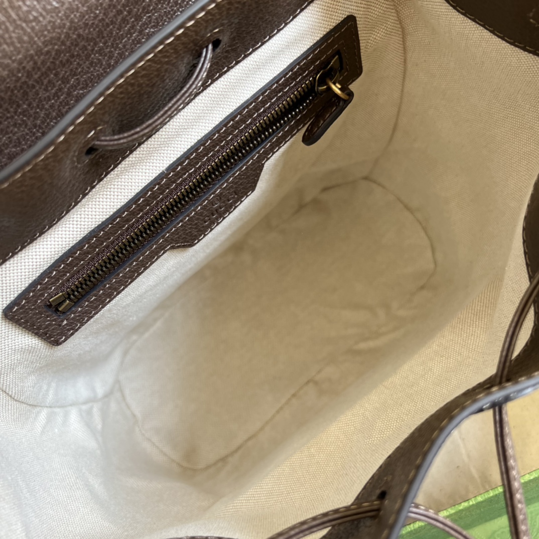 G*u*i backpack with interlocking g