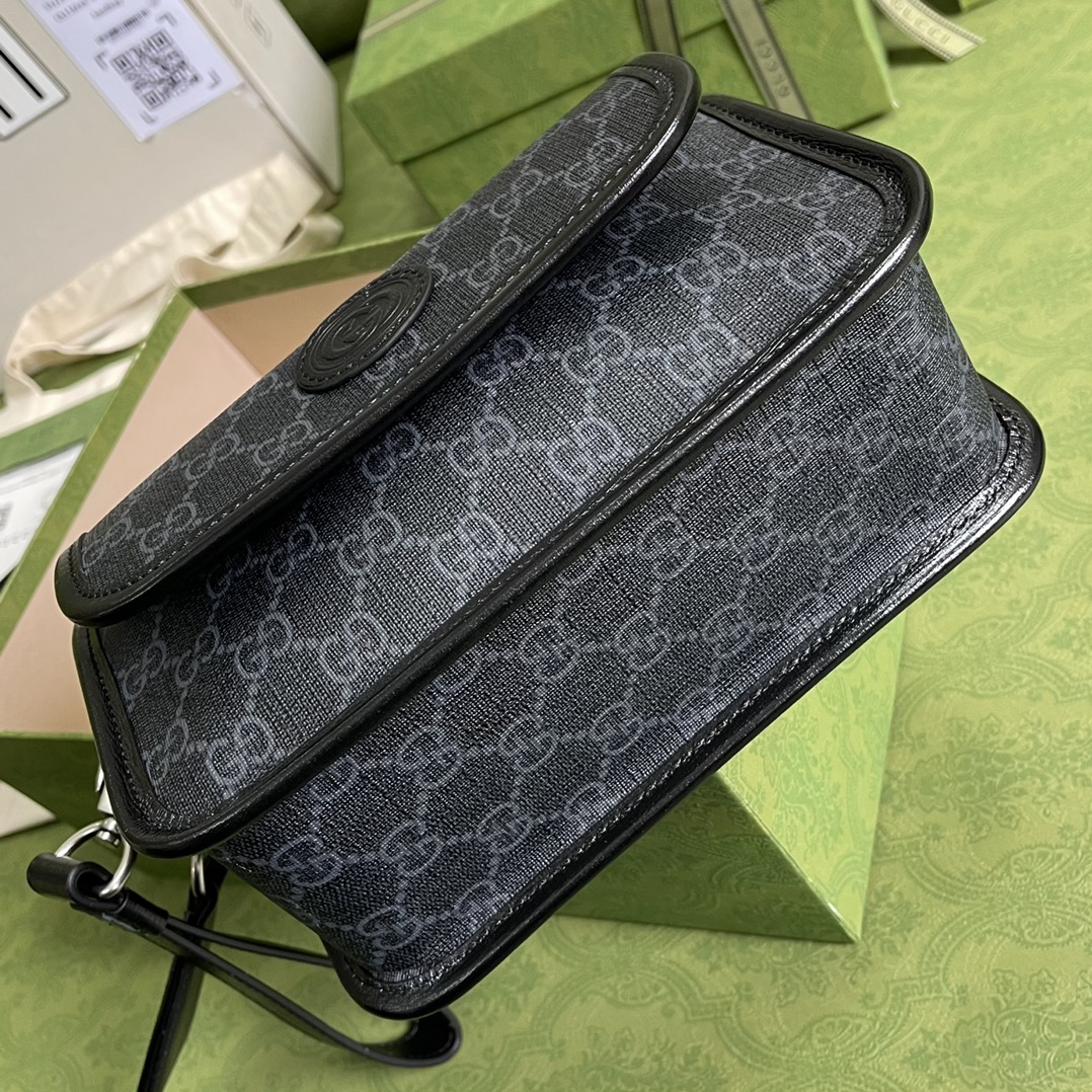 G*u*i messenger bag with interlocking g