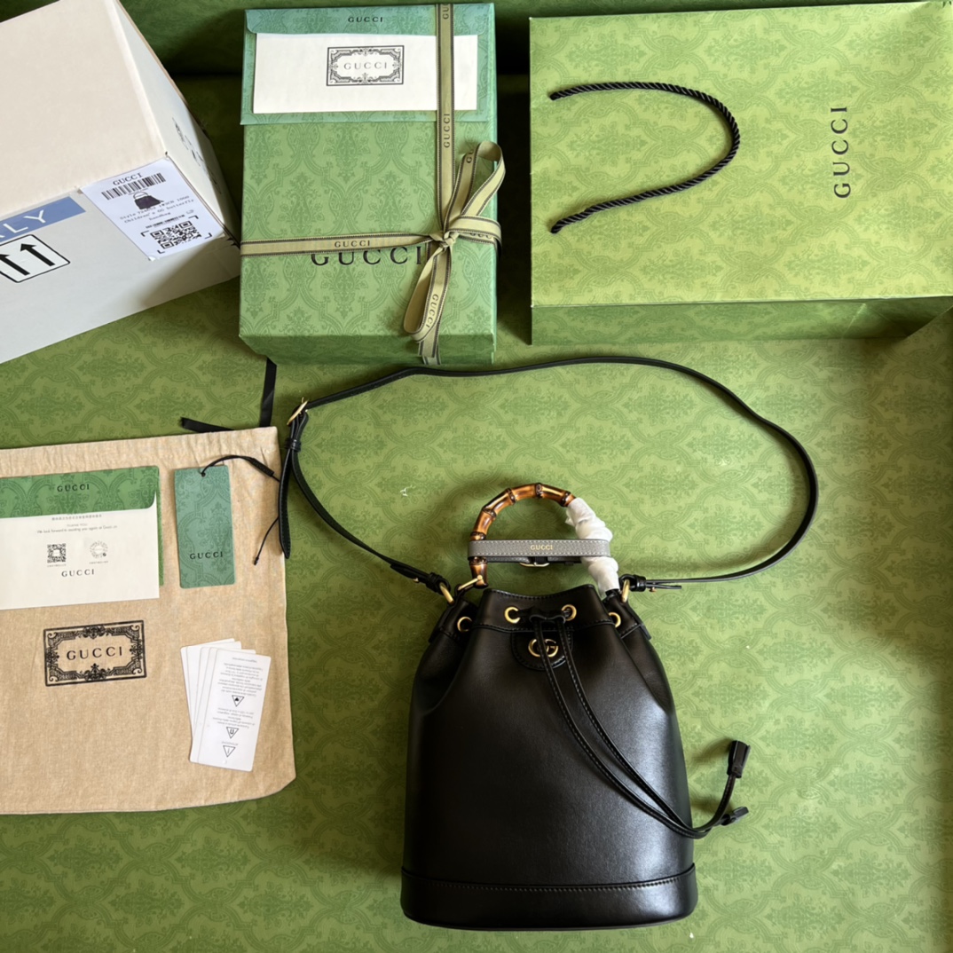 G*u*i diana bucket bag