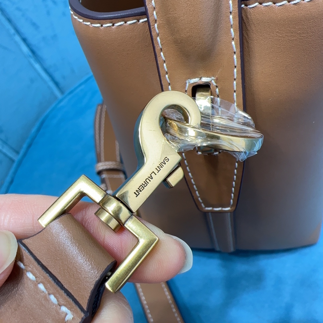 YSL LE 37 SMALL IN SHINY LEATHER